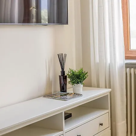 Art View Apartment